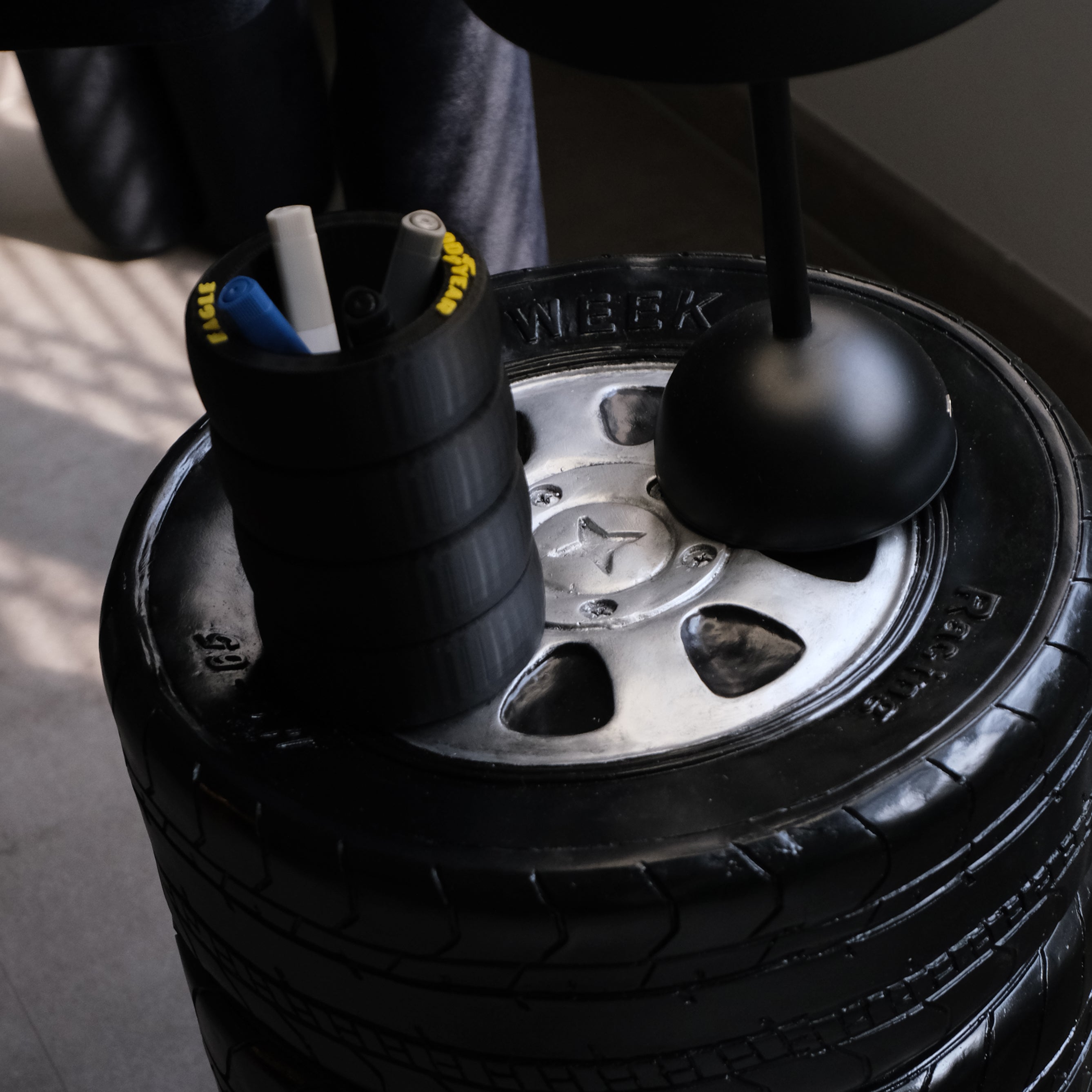 Minimalist Murk – 4-Piece Dark-Themed Set