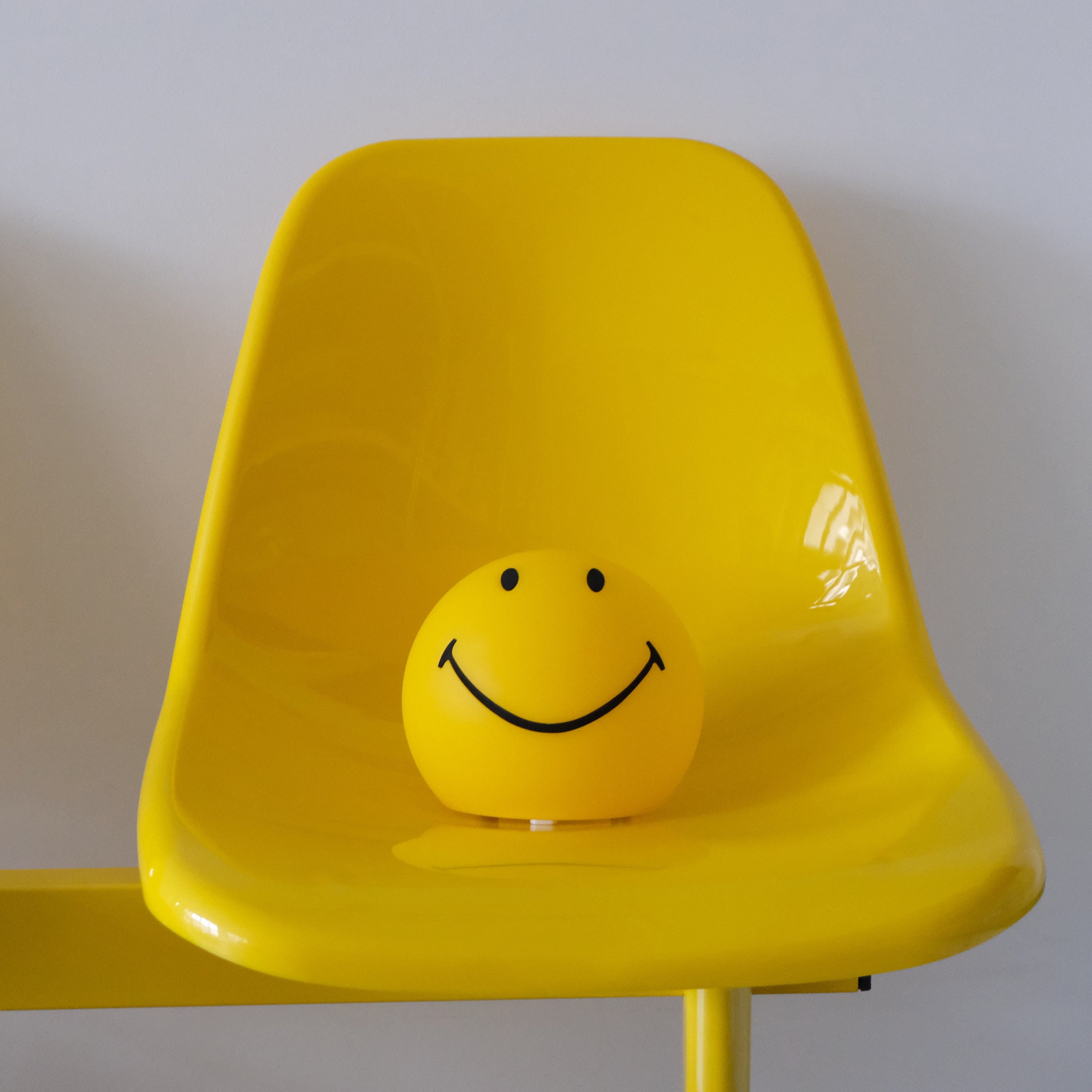 Vibrant Pop – 4-Piece Yellow-Themed Set